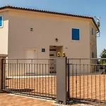 וילה Beautiful Torre Ii With Whirlpool In Tar *